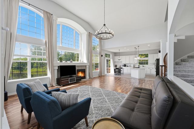 18936 W North Woodale Trail, Lake Villa, IL 60046