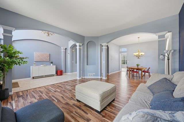 18936 W North Woodale Trail, Lake Villa, IL 60046