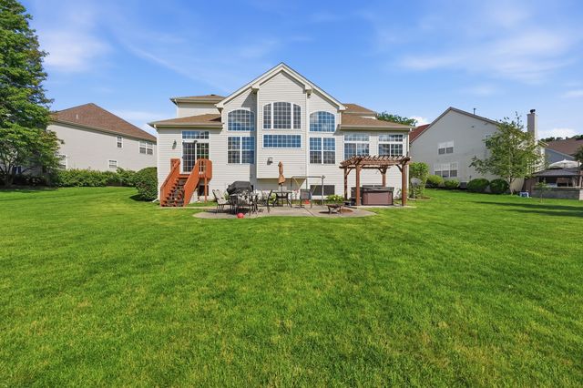 18936 W North Woodale Trail, Lake Villa, IL 60046