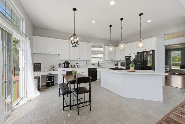 18936 W North Woodale Trail, Lake Villa, IL 60046