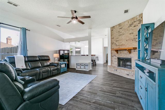 1409 Briarcrest Drive, Grapevine, TX 76051