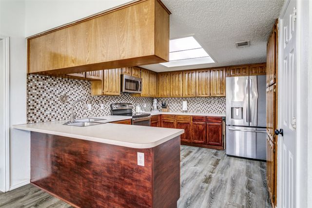 1409 Briarcrest Drive, Grapevine, TX 76051