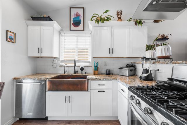 3036 Holline Court, Lancaster, CA 93535