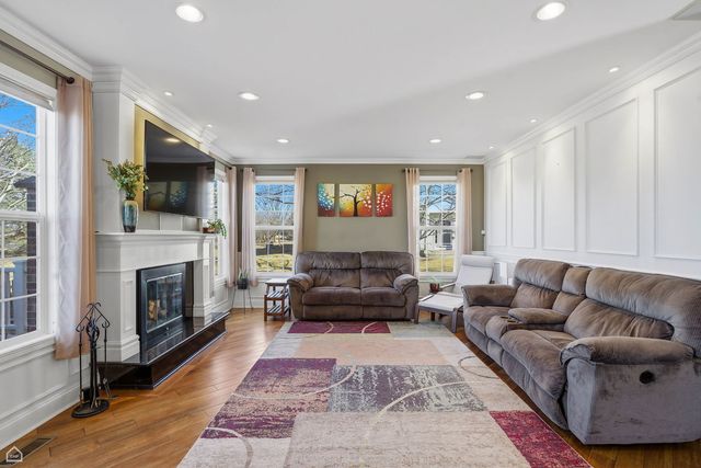 1190 Alpine Lane, Elgin, IL 60120