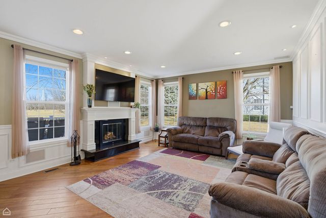 1190 Alpine Lane, Elgin, IL 60120