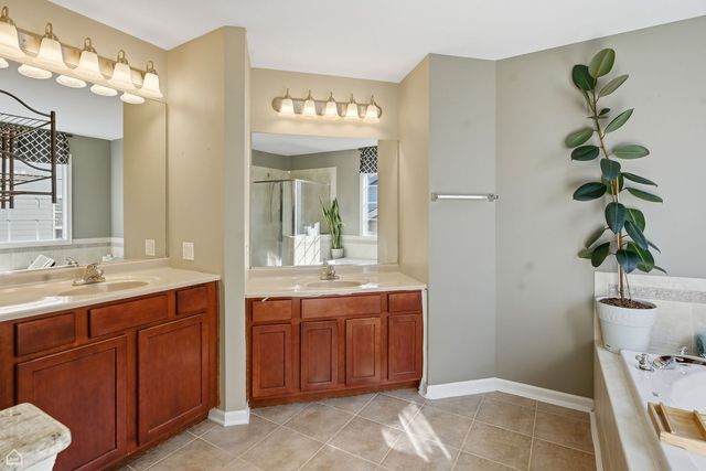 1190 Alpine Lane, Elgin, IL 60120