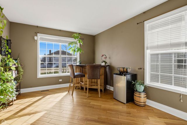 1190 Alpine Lane, Elgin, IL 60120