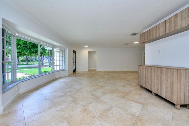2120 NE 207th Street, Miami, FL 33179