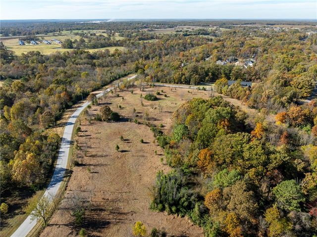 Kirkwall Drive, Bella Vista, AR 72715