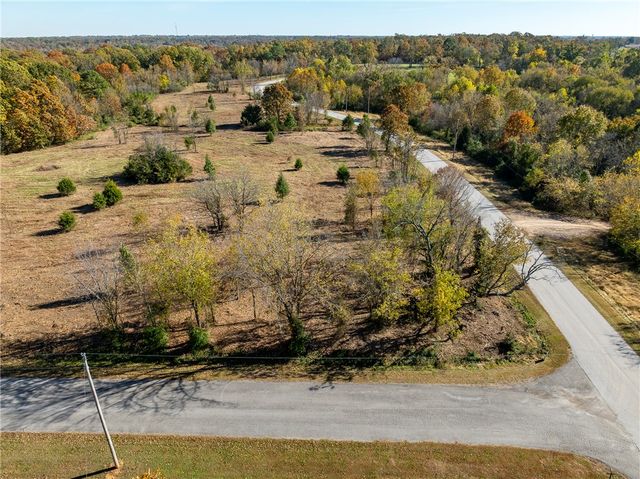 Kirkwall Drive, Bella Vista, AR 72715