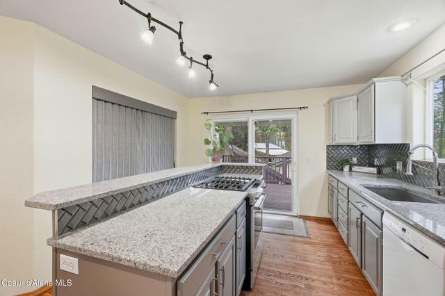 5100 W Golden AVE, Rathdrum, ID 83858