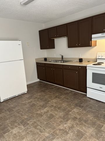 418 W Blythe St, W, Paris, TN 38242
