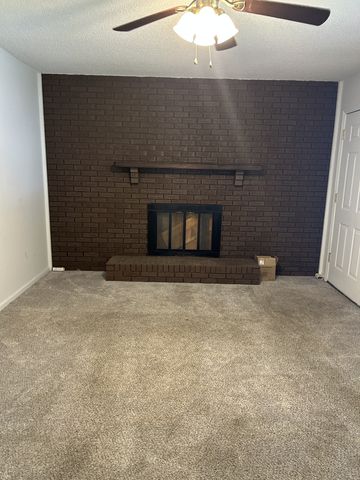 418 W Blythe St, W, Paris, TN 38242