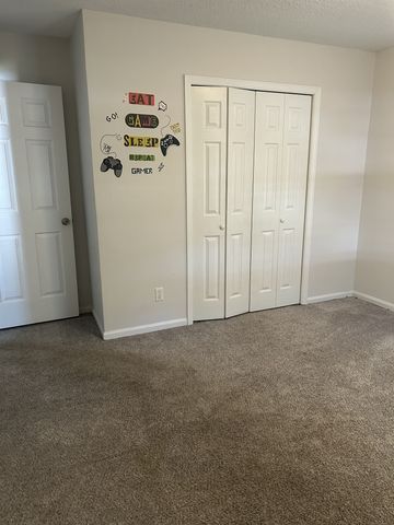 418 W Blythe St, W, Paris, TN 38242