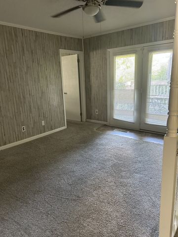 418 W Blythe St, W, Paris, TN 38242