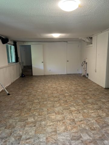 418 W Blythe St, W, Paris, TN 38242
