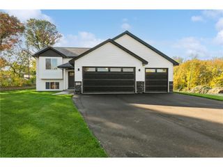 6006 Fuller Circle, Wyoming, MN 55092