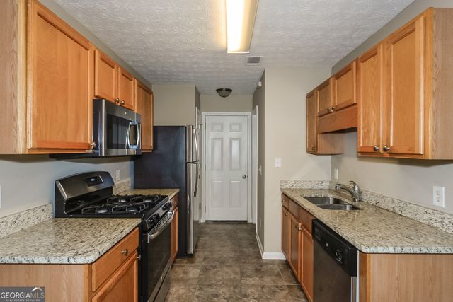 815 Lakeside Circle, Covington, GA 30016