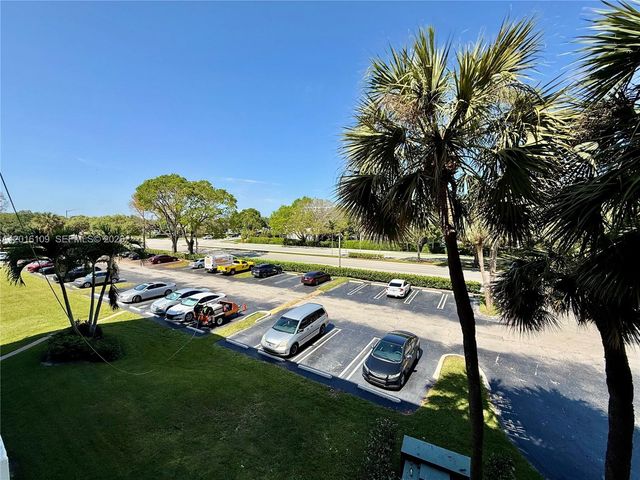 1075 Riverside Dr 306, Coral Springs, FL 33071