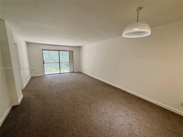 1075 Riverside Dr 306, Coral Springs, FL 33071
