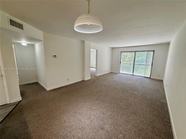 1075 Riverside Dr 306, Coral Springs, FL 33071