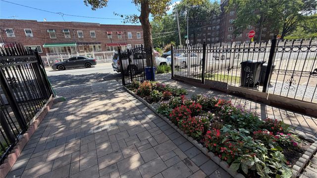 3207 Pearsall Avenue, Bronx, NY 10469