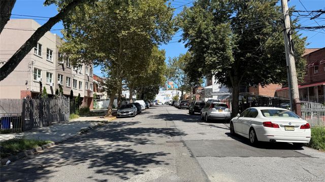 3207 Pearsall Avenue, Bronx, NY 10469