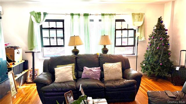 3207 Pearsall Avenue, Bronx, NY 10469