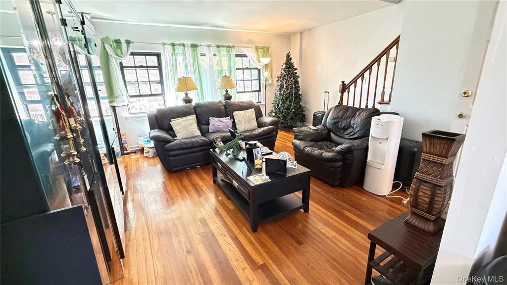 3207 Pearsall Avenue, Bronx, NY 10469 — photo 5