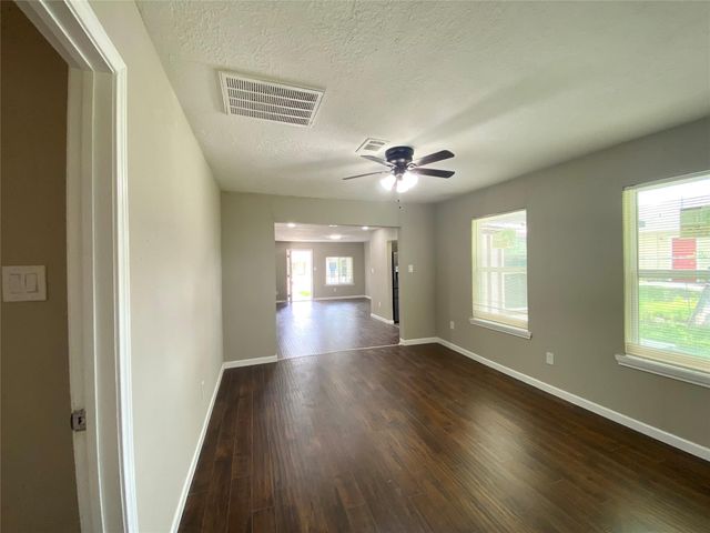 4411 Buena Vista Street, Stafford, TX 77477