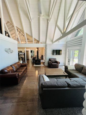 1710 Gull Pond Lane, Greenport, NY 11944