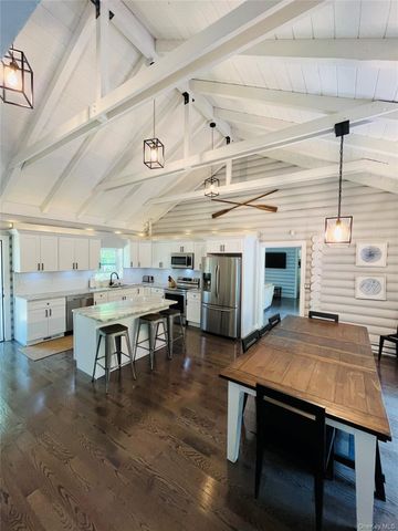 1710 Gull Pond Lane, Greenport, NY 11944