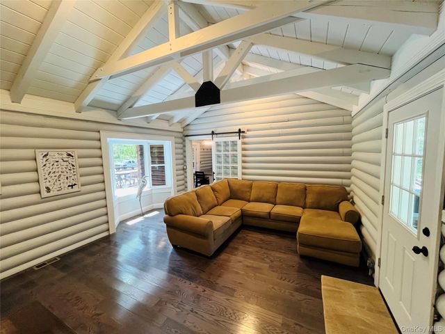 1710 Gull Pond Lane, Greenport, NY 11944