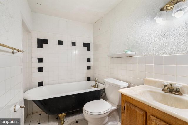 13203 HILLENDALE DR, Woodbridge, VA 22193