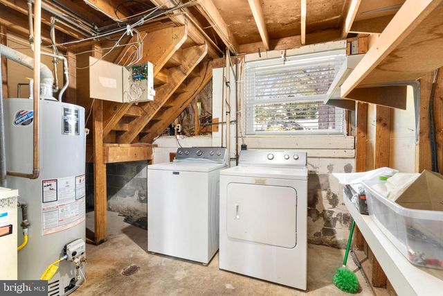 13203 HILLENDALE DR, Woodbridge, VA 22193