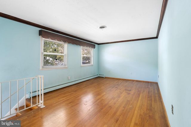 13203 HILLENDALE DR, Woodbridge, VA 22193