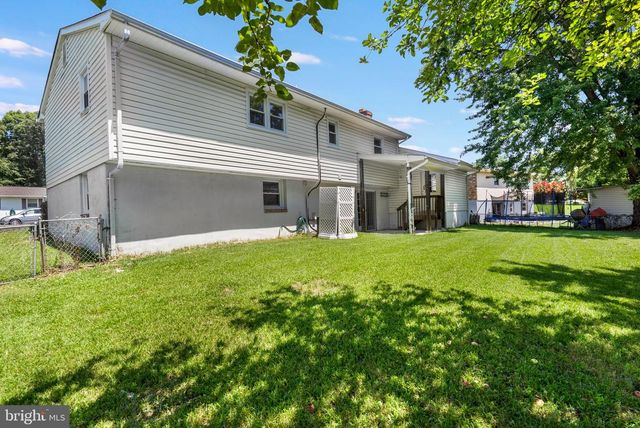 13203 HILLENDALE DR, Woodbridge, VA 22193