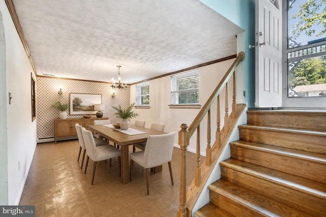 13203 HILLENDALE DR, Woodbridge, VA 22193