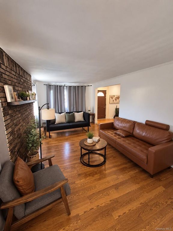 204 Wellington Road, Hempstead, NY 11003 — photo 3