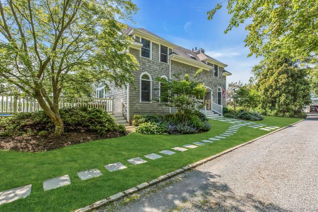 56 S Country Road, Westhampton, NY 11977