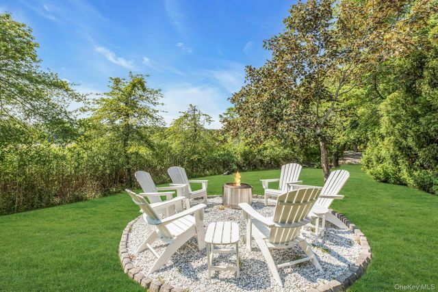 56 S Country Road, Westhampton, NY 11977