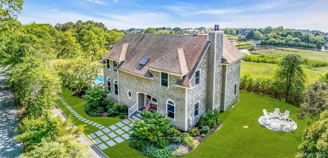 56 S Country Road, Westhampton, NY 11977