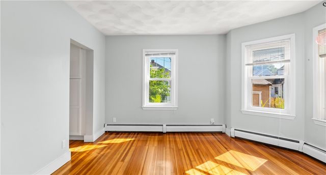 814 W Shore Road, Warwick, RI 02889