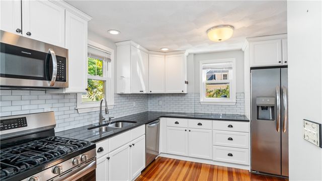 814 W Shore Road, Warwick, RI 02889