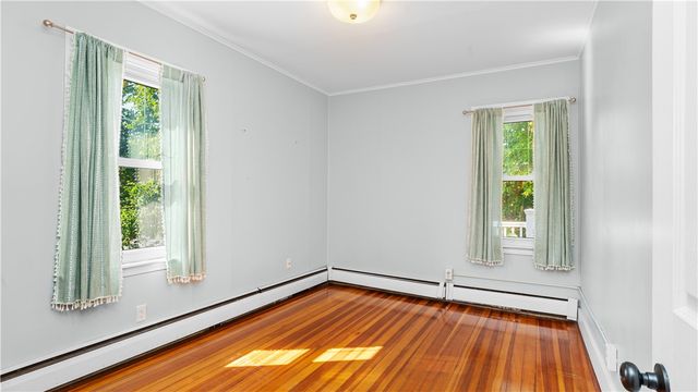 814 W Shore Road, Warwick, RI 02889