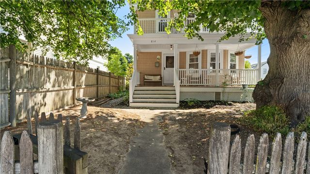 814 W Shore Road, Warwick, RI 02889