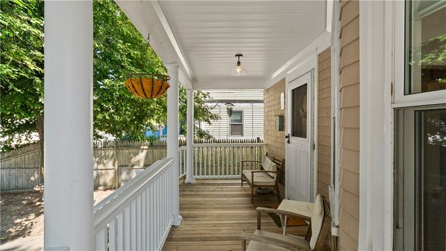 814 W Shore Road, Warwick, RI 02889