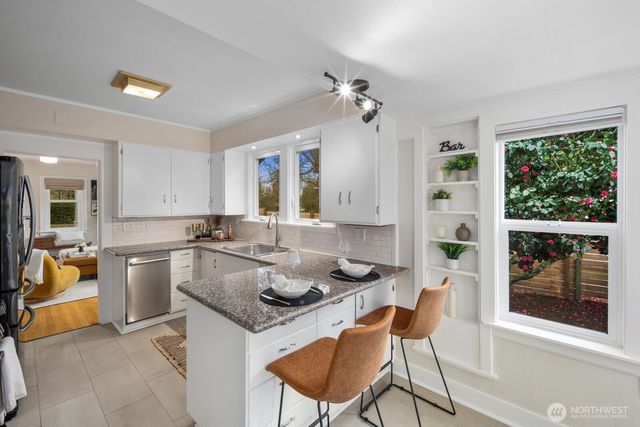 7941 30th Avenue SW, Seattle, WA 98126