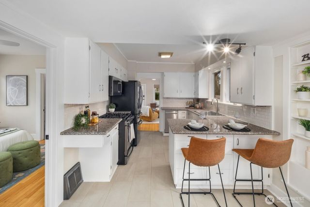 7941 30th Avenue SW, Seattle, WA 98126