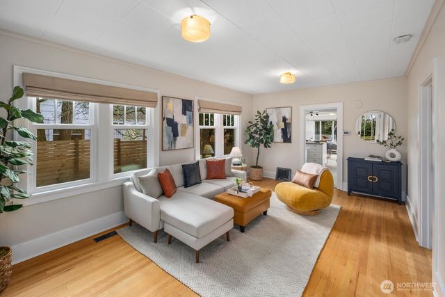 7941 30th Avenue SW, Seattle, WA 98126